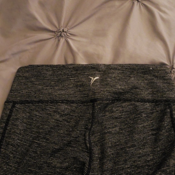 Old Navy Activewear Capris - Picture 7 of 8